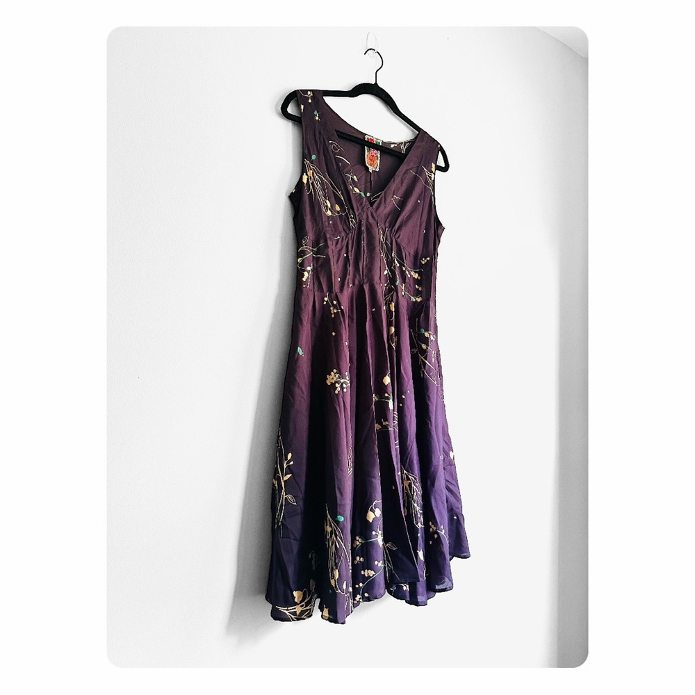β
Johnny Was Floral Georgette 100%Silk Spring Wedding Guest Dress - Purple β
- Picture 15 of 16